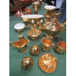 15 pieces of gold lustre ware including Worcester & Grimwades. Estimate £20-30