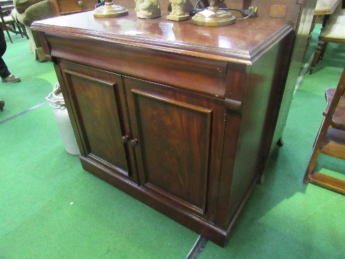 Small mahogany sideboard, 112cms x 39cms x 92cms - Image 2 of 3