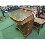 18th century walnut Davenport with lidded stationery holder, leather skiver to lifting lid & 4