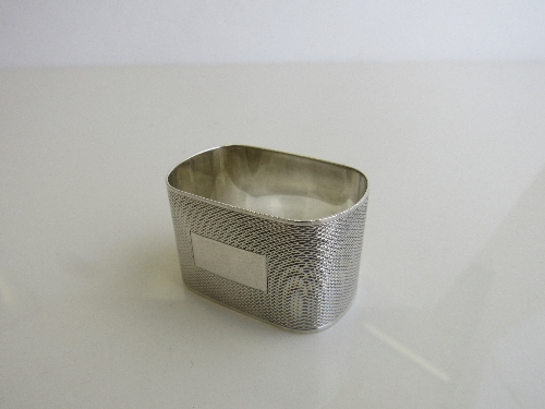 Oval hallmarked silver napkin ring in case (clean cartouche). Estimate £20-30 - Image 2 of 2