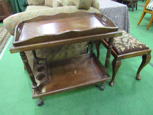 Drinks trolley c/w Butler's tray & tapestry drop-in seat to pad feet, 70 x 44 x 64cms. Estimate £ - Image 2 of 3