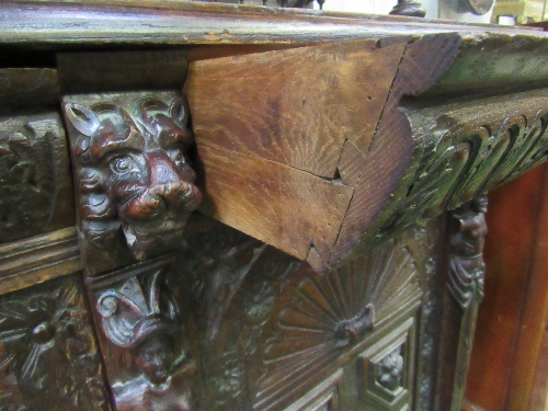 Large ornately carved continental dresser/cabinet with 2 stained glass fronted doors to cabinet over - Image 5 of 11