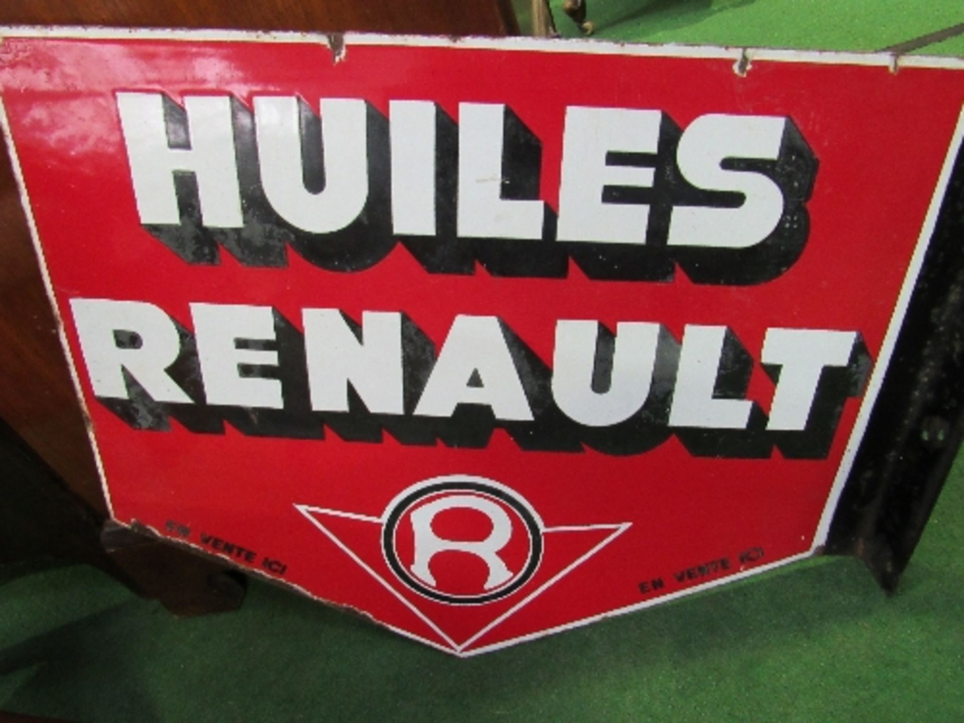 Red 'Huiles Renault' shaped enamel sign. Estimate £50-80 - Image 2 of 2