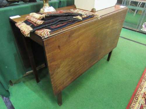 Mahogany drop-leaf table, 136 (open) x 100 x 72cms. Estimate £20-30 - Image 2 of 3