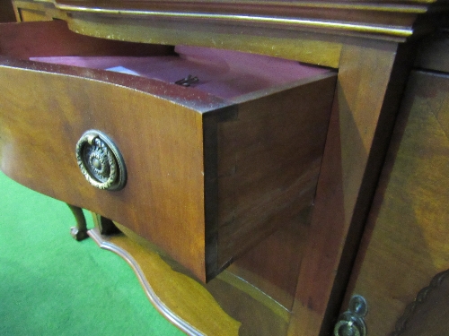 Edwardian mahogany break-front sideboard with up stand over 2 cupboards flanking 2 drawers & display - Image 3 of 4