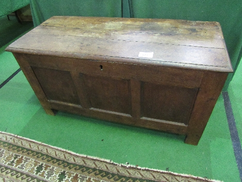 Oak panel chest, 116 x 50 x 60cms. Estimate £70-100