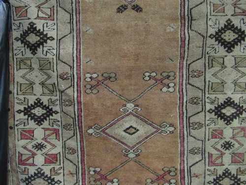 Green ground geometric pattern rug, 211 x 122cms. Estimate £30-40 - Image 2 of 2