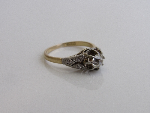 18ct gold & platinum old cut diamond ring, approx 0.5 carat of diamonds, size M, weight 2.7gms.