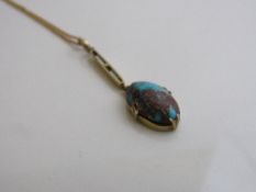 9ct gold chain necklace with 9ct gold & opal pendant, weight 3.1gms. Estimate £40-60