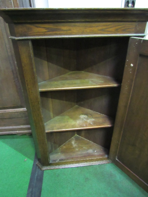 Mahogany wall mounted corner cupboard, 66 x 33 x 92cms. Estimate £20-40 - Image 3 of 3