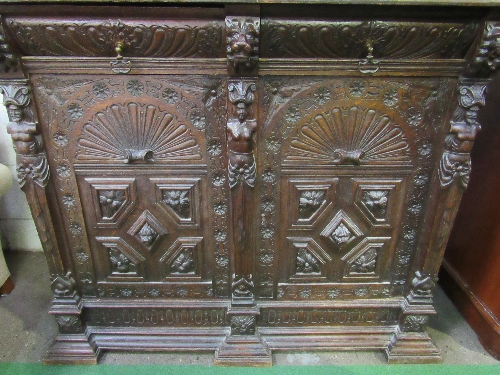 Large ornately carved continental dresser/cabinet with 2 stained glass fronted doors to cabinet over - Image 2 of 11