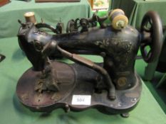 1908 Singer 23KSV2 sewing machine, serial number D790715. Est £20-40 plus VAT on the hammer price