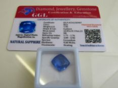 Cushion cut loose blue sapphire, 7.90ct with certificate. Estimate £40-50