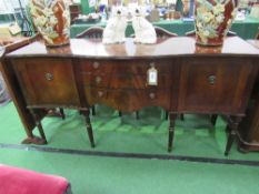 Mahogany serpentine fronted sideboard, 168 x 51 x 87cms. Estimate £30-50