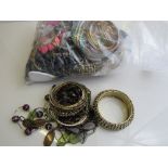 Bag of mixed costume jewellery, approx 2kg. Estimate £20-30