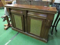 Mahogany chiffonier with 2 frieze drawers over cupboard, 121 x 43 x 83cms. Estimate £20-30