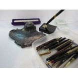 Qty of pens, an ink stand & a China ink pot. Estimate £20-40
