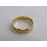 22ct gold band size P 1/2 weight 2.6gms. Est £70-80