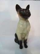 Large Beswick Siamese cat, height 36cms. Estimate £20-40