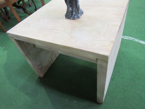 2 oak stands with shelves under. Estimate £20-30 - Image 4 of 4