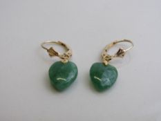 14ct gold jade heart earrings. Est £20-30