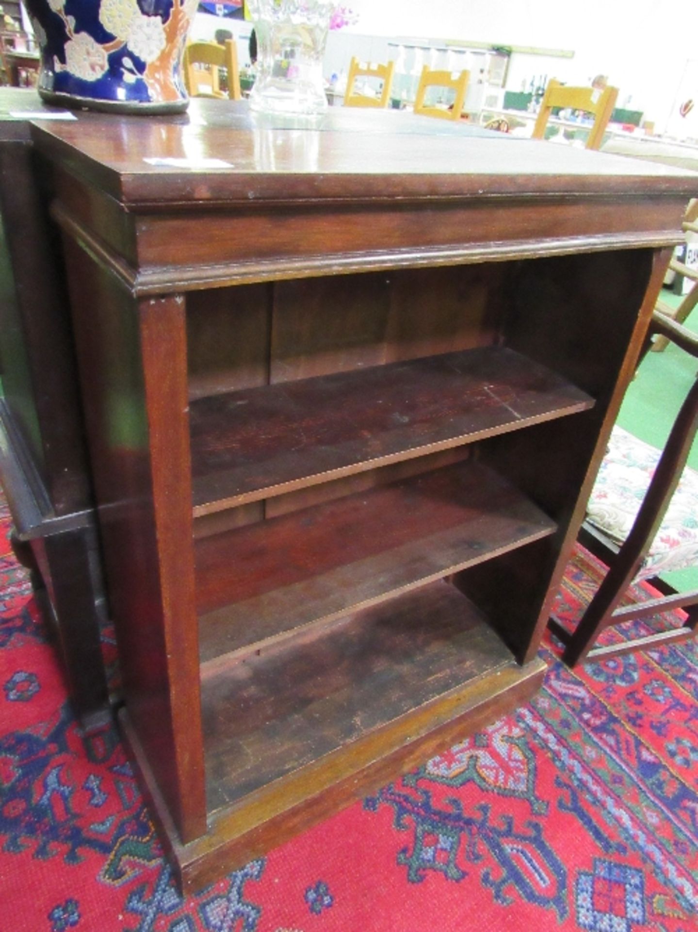 Mahogany open bookcase with 2 interior shelves, 76 x 31 x 100cms. Estimate £20-30 - Image 3 of 4