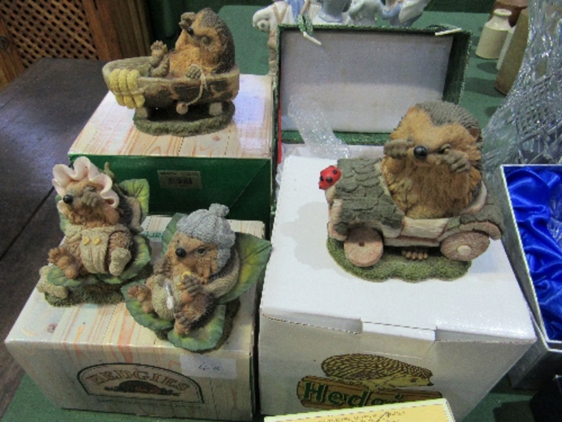 5 'Hedgies' hedgehog figures; a Thomas Kincade pot & 4 oriental small plates & stands. Estimate £ - Image 3 of 3