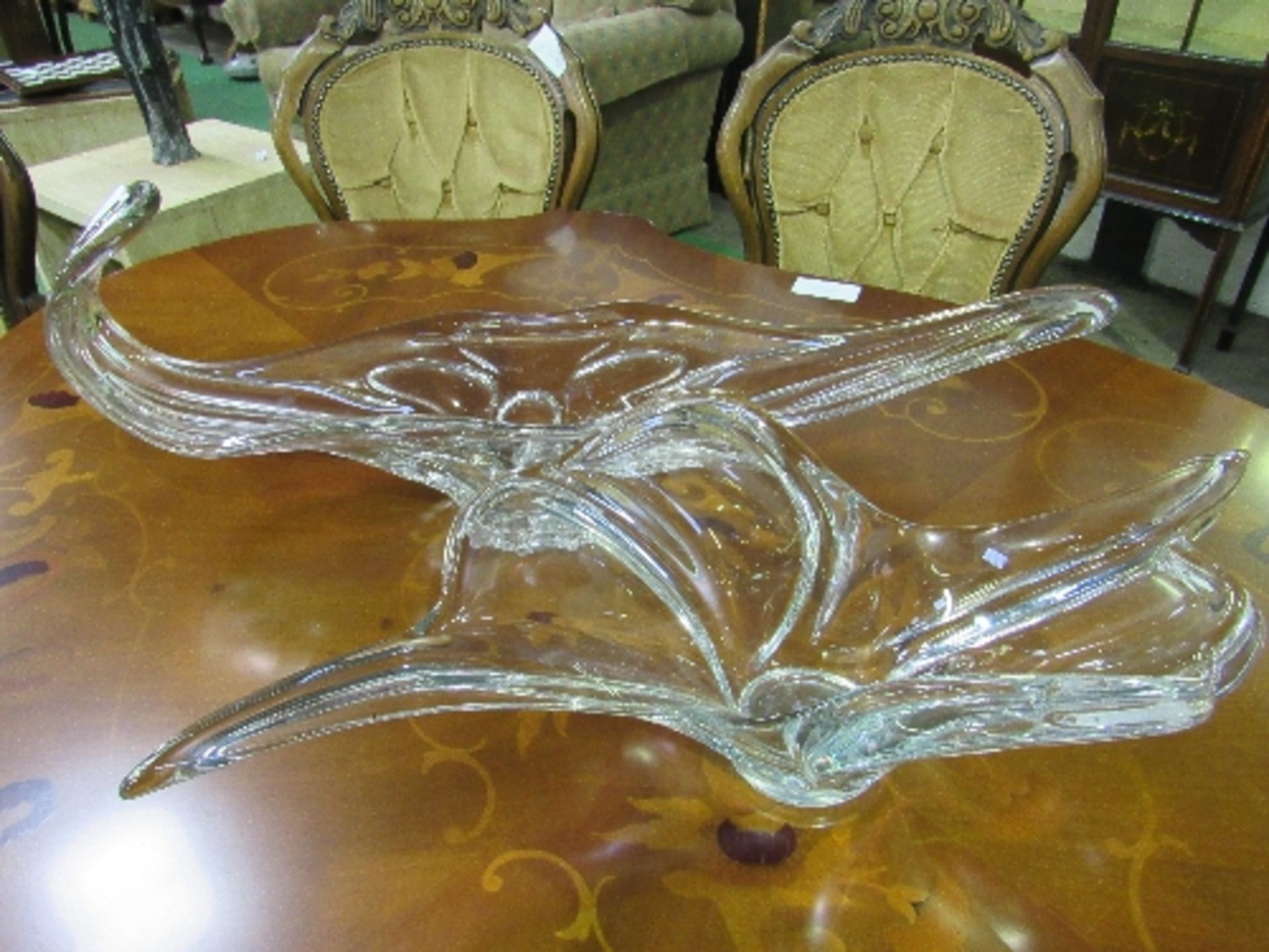 2 clear glass shaped dishes. Estimate £30-40