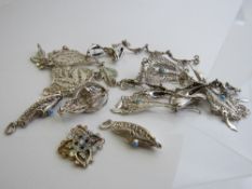 Quantity of silver filigree jewellery and an opal brooch. Est £30-40