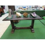 Small oak refectory style table, 140 x 70 x 75cms. Estimate £20-30