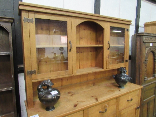 Pine dresser with 2 glazed cupboards flanking shelved alcove over 3 drawers & 3 cupboards, 154 x - Image 5 of 5