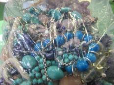 Bag of semi precious stone jewellery. Est £20-30