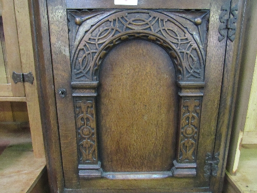 Oak corner cabinet with carved decoration to top cupboard, 70 x 38 x 176cms. Estimate £20-30 - Image 3 of 5