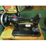 Singer ED959173 manual sewing machine, in case. Estimate £30-50