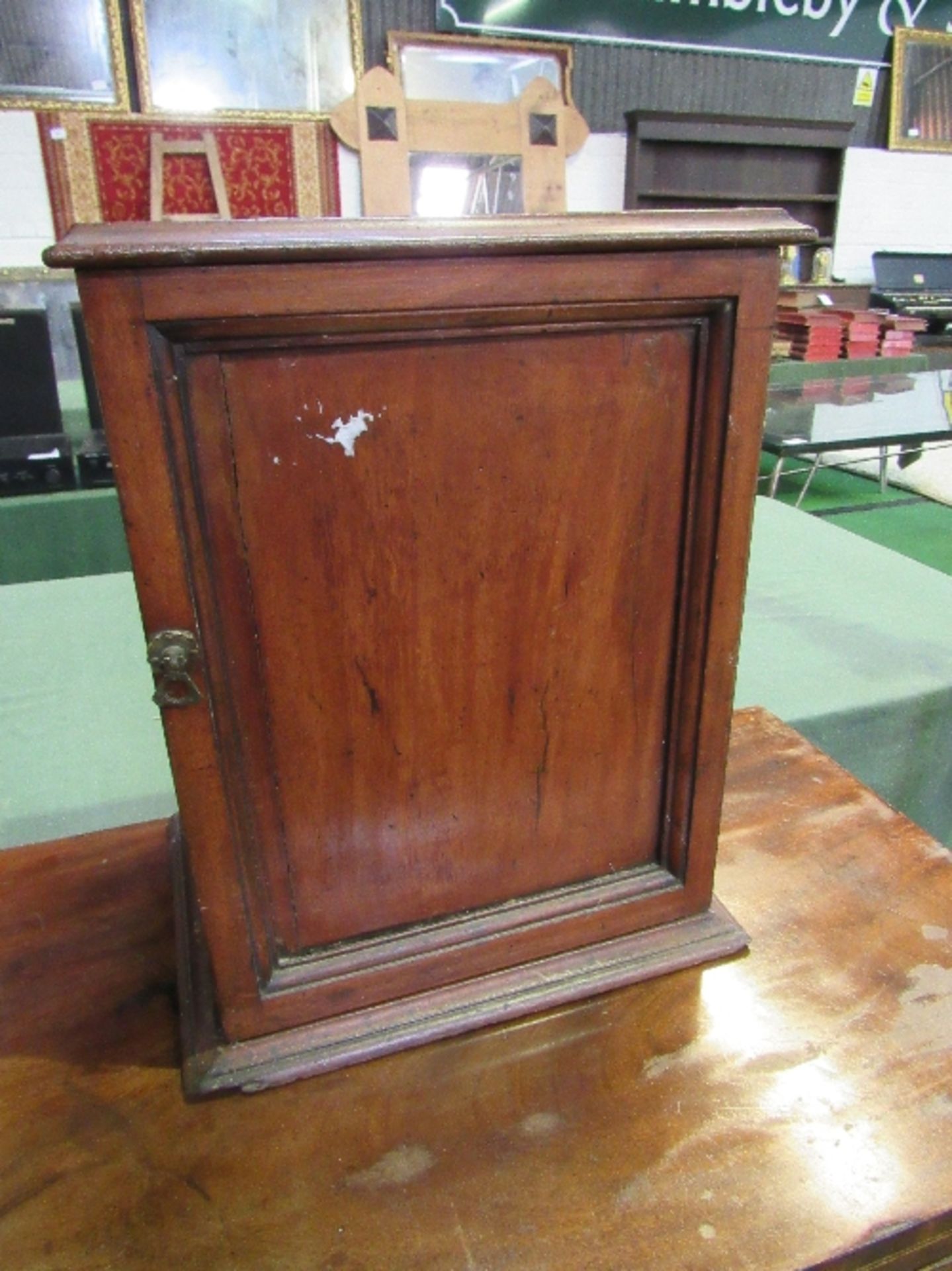Mahogany curio cabinet of 14 interior drawers, 36 x 30 x 49cms. Estimate 40-50