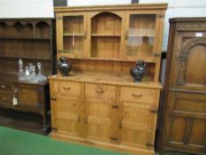 Pine dresser with 2 glazed cupboards flanking shelved alcove over 3 drawers & 3 cupboards, 154 x