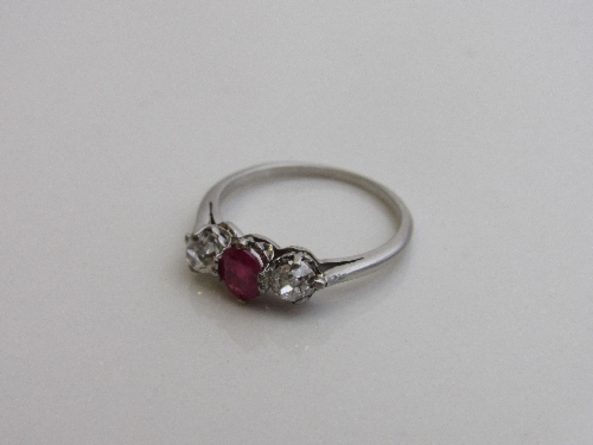 Platinum, diamond & ruby ring, size J 1/2, weight 2.3gms. Estimate £450-480 - Image 2 of 4
