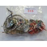 Bag of vintage jewellery including 3no 925 brooches a/f, 3no bangles and silver HM bangles. Est 20-