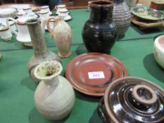 8 various art pottery items. Estimate £10-20