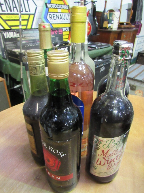 7 bottles of mixed wine, liqueur, cider & Schnapps. Estimate £20-30 - Image 2 of 2