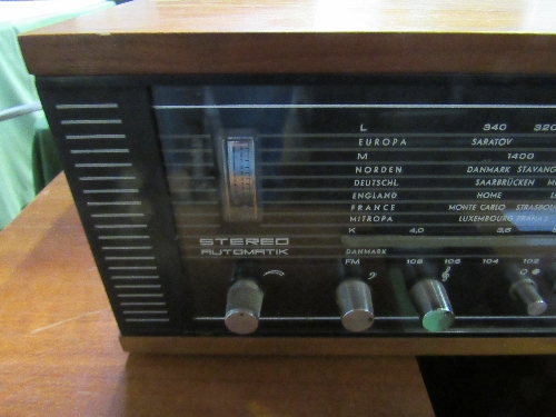 Bang & Olufsen Beomaster 900 stereo FM radio, together with 2 floor standing Dynatron LS200 - Image 2 of 4