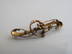 Victorian 9ct gold Art Nouveau brooch set with seed pearl and sapphire weight 2.4gms. Est £30-50