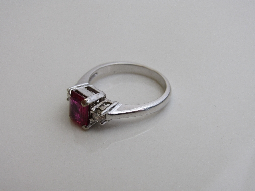 14ct white gold, 2 diamond & synthetic ruby to centre ring, size M, weight 3.6gms. Estimate £300- - Image 2 of 5