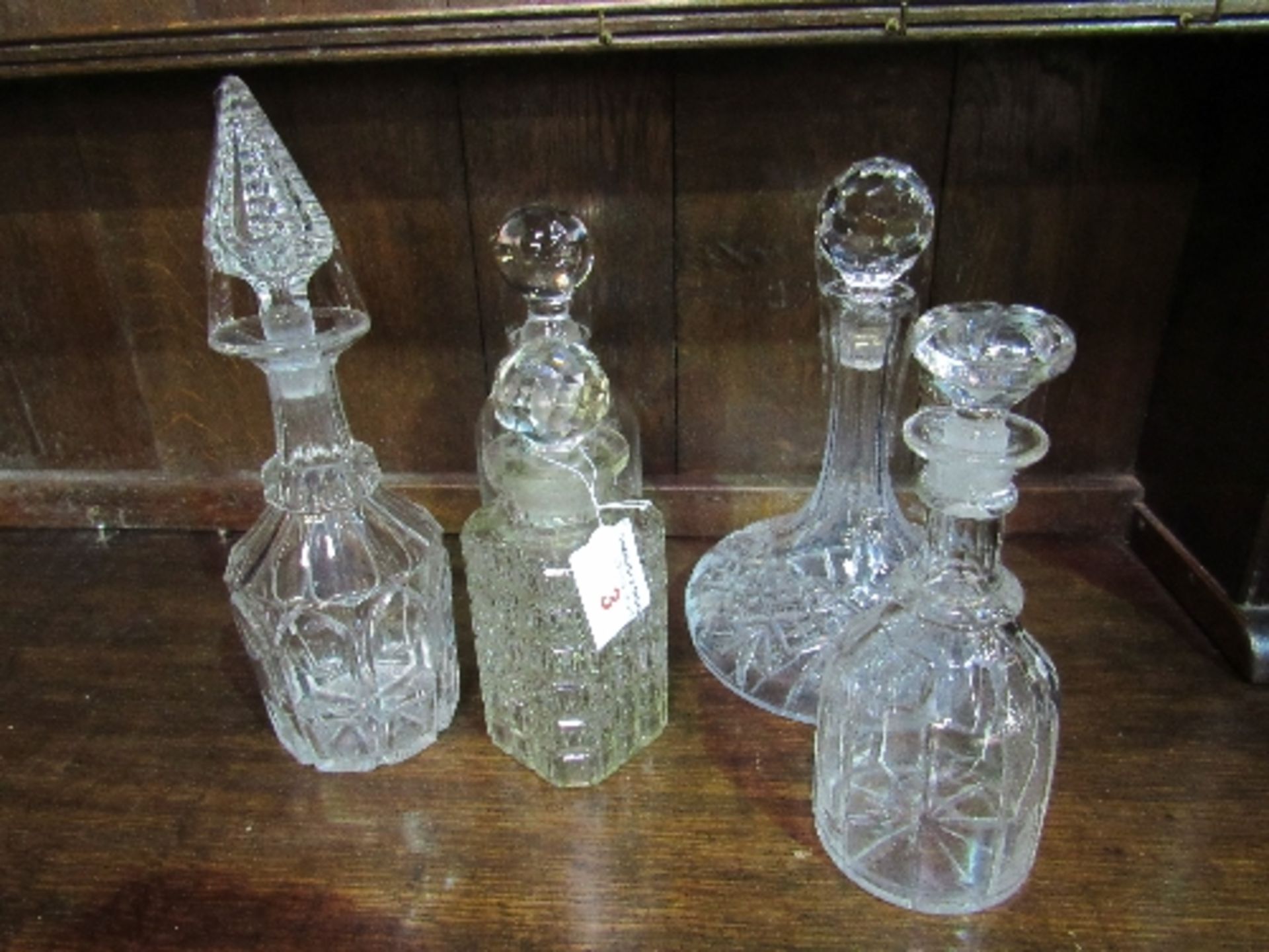 5 crystal & moulded decanters. Estimate £20-30