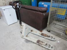 Crown pallet trolley; sack barrow & set of 3 steps
