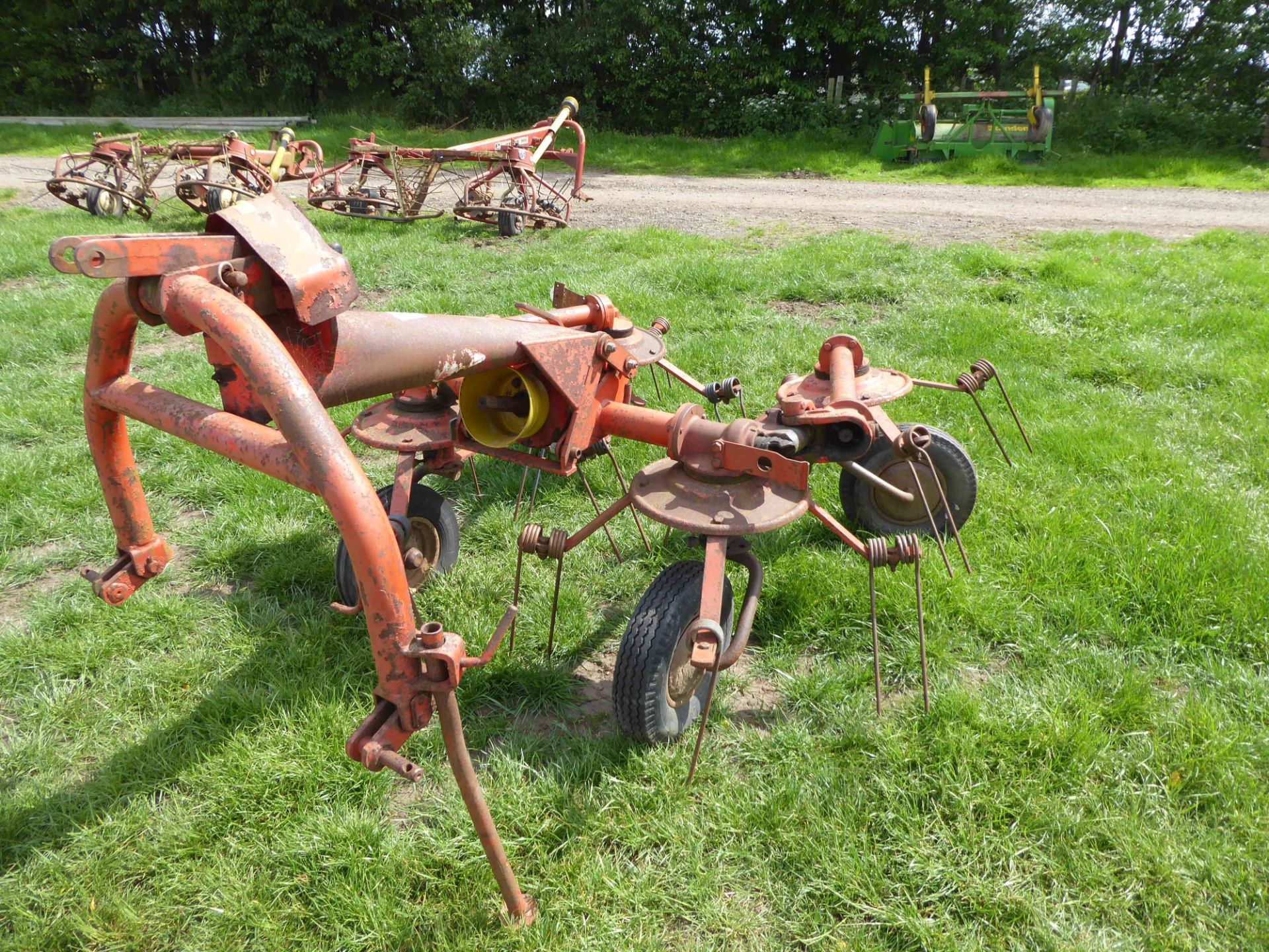 Kuhn tedder