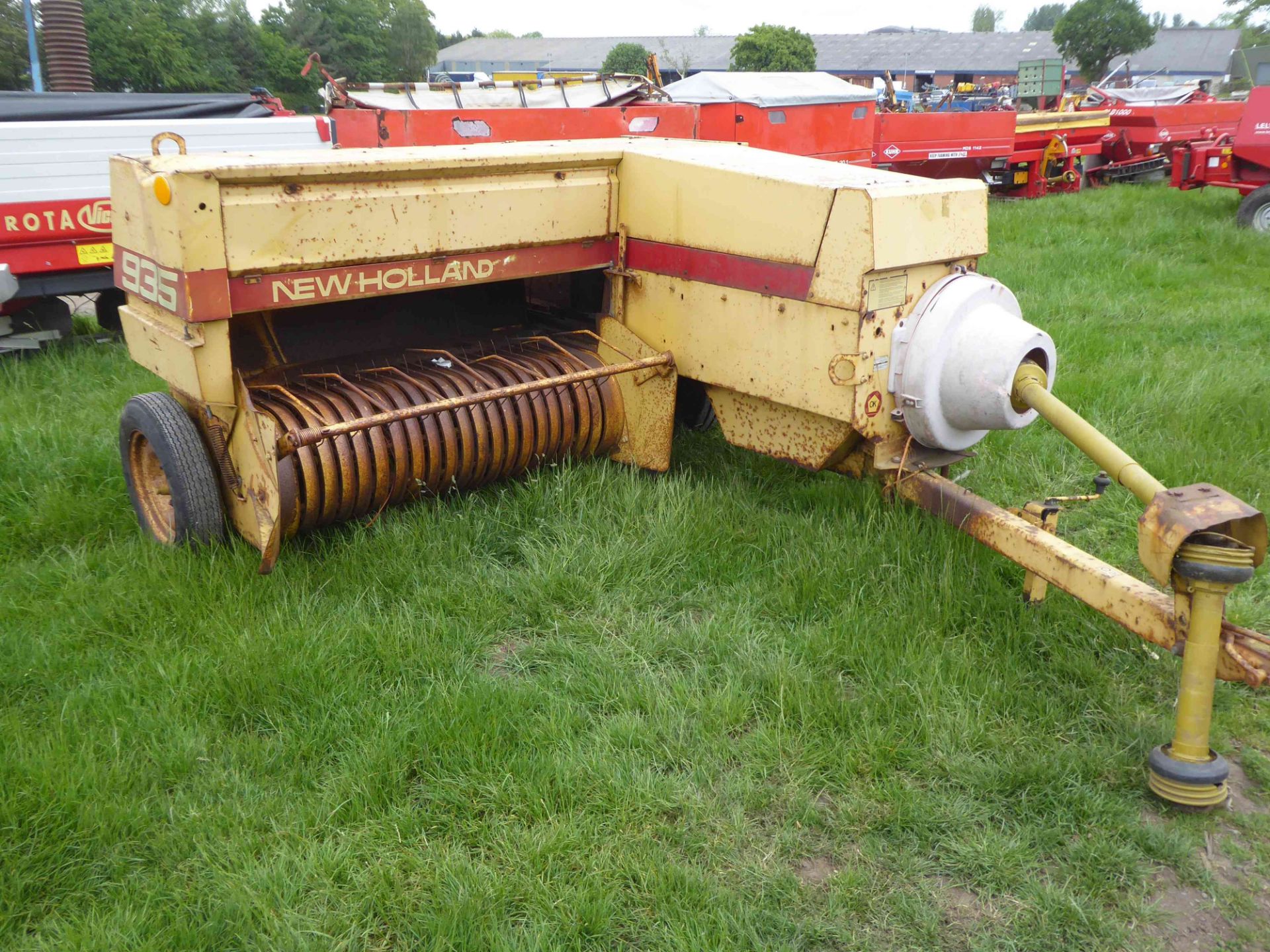 New Holland 935 baler