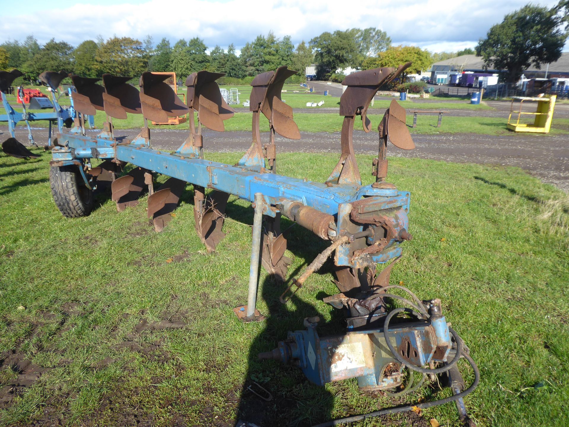 Overum 6F plough, broken headstock