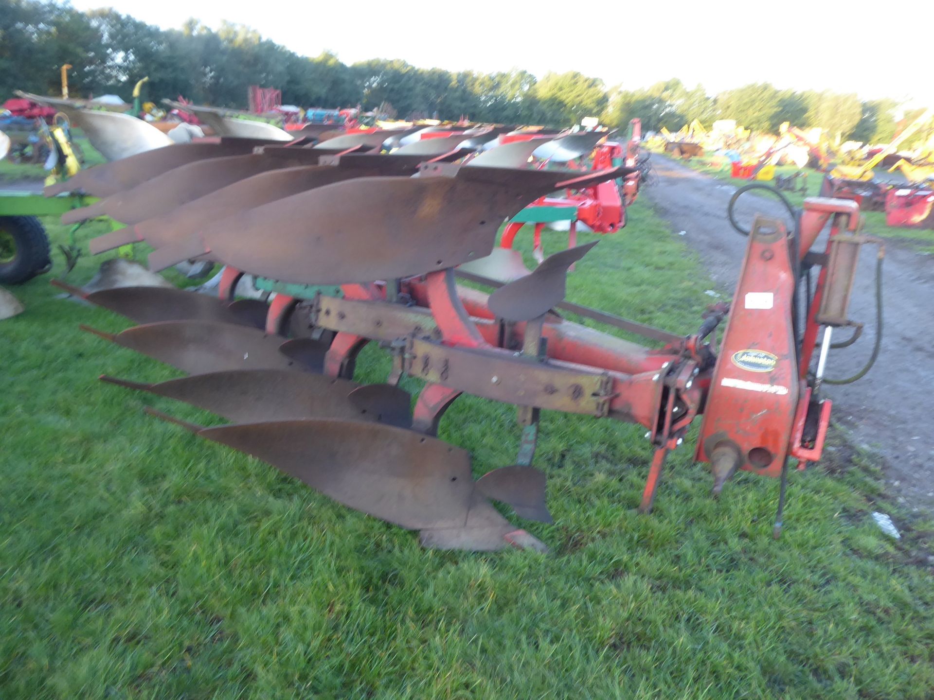 Kverneland 4F auto reset plough - Image 2 of 2