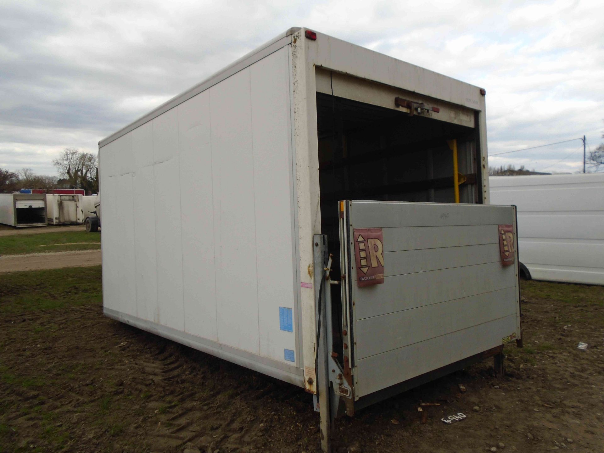 Luton body with tail lift (ford transit)